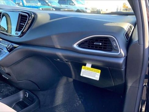 New 2026 Chrysler Voyager LX image 51