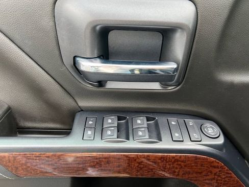 Used 2019 GMC Sierra 1500 SLE w/ SLE Value Package image 17