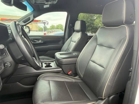 Used 2023 Chevrolet Suburban Premier AWD/4WD image 17