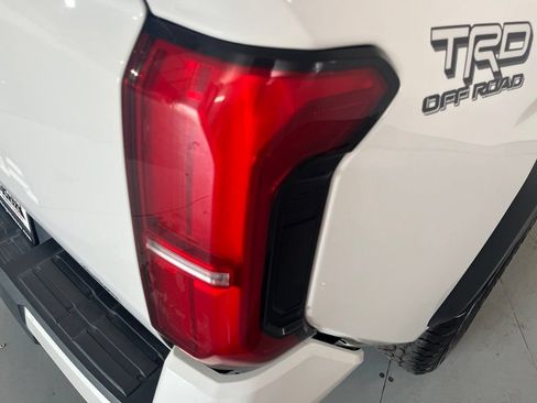 Used 2025 Toyota Tacoma TRD Off-Road AWD/4WD image 47