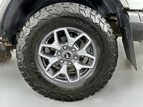Used 2023 Ford Bronco Badlands image 29