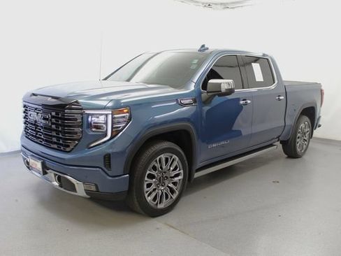 Used 2025 GMC Sierra 1500 Denali Ultimate AWD/4WD image 4
