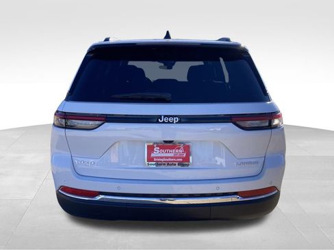 New 2025 Jeep Grand Cherokee 4WD image 4