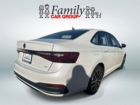 New 2026 Volkswagen Jetta SE FWD image 4