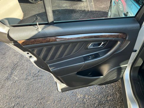 Used 2014 Ford Taurus Limited image 26