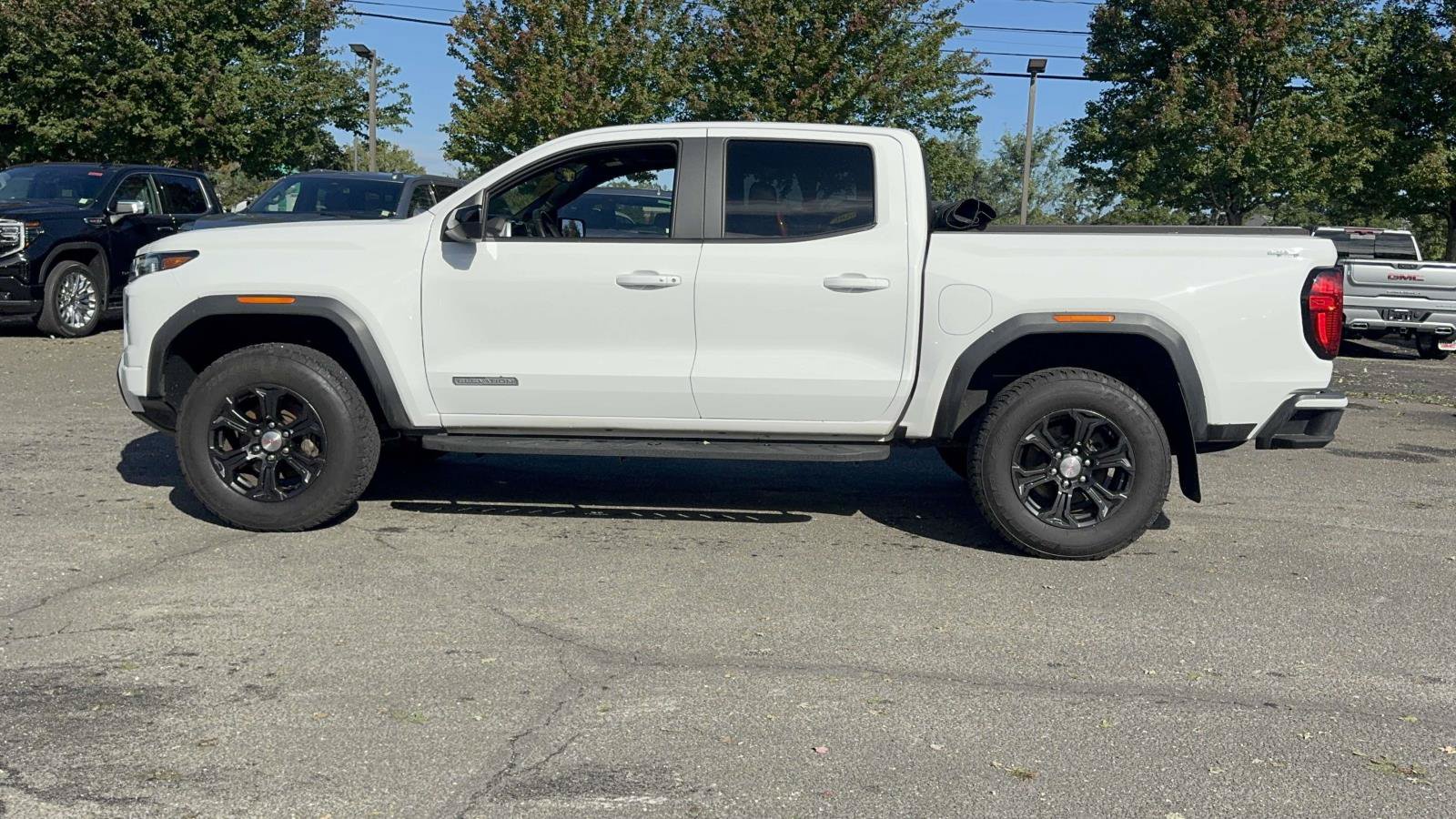 Used 2024 GMC Canyon Elevation w/ Elevation Premium Package AWD/4WD image 3