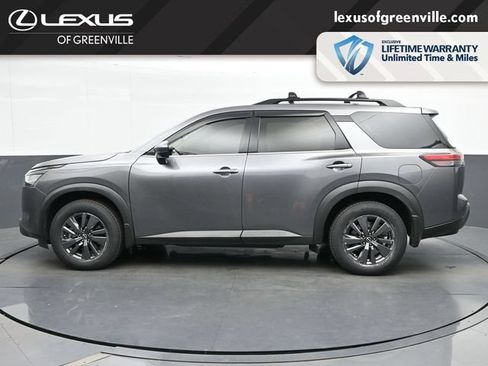 Used 2022 Nissan Pathfinder SV FWD image 5