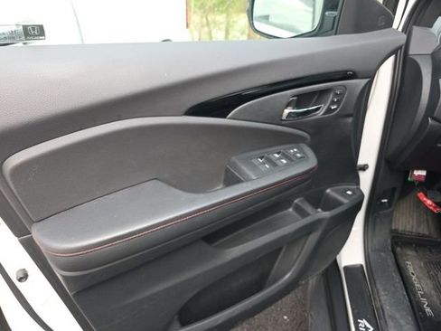Used 2025 Honda Ridgeline Black Edition image 22