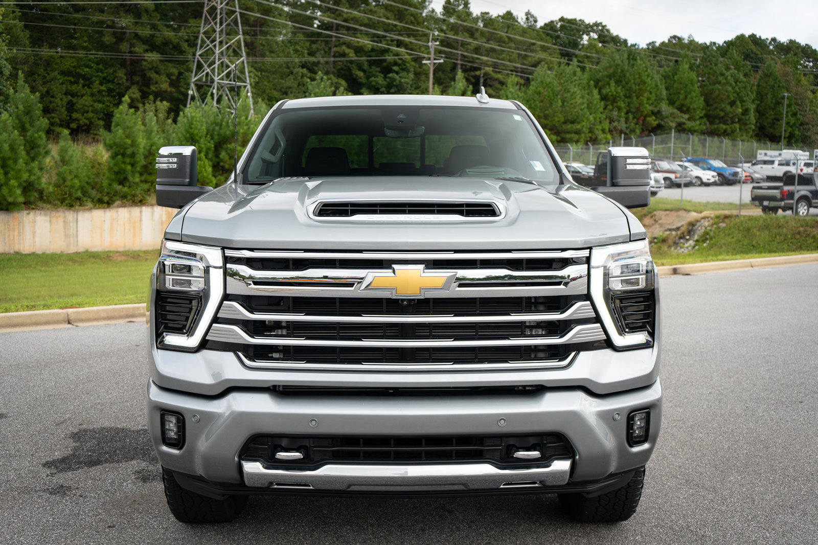 Used 2025 Chevrolet Silverado 2500 High Country w/ Technology Package AWD/4WD image 8