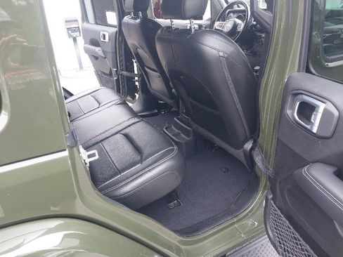 Used 2022 Jeep Wrangler Unlimited Sahara w/ Cold Weather Group AWD/4WD image 16
