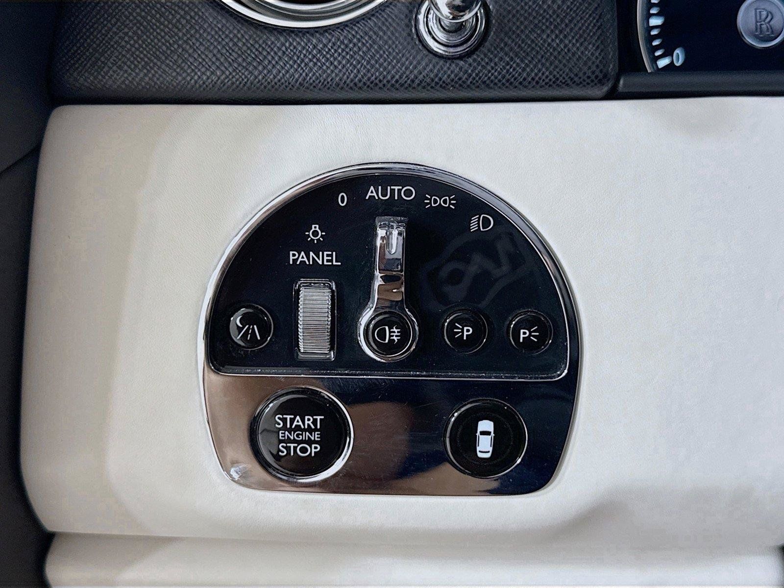 Used 2021 Rolls-Royce Cullinan AWD/4WD image 23