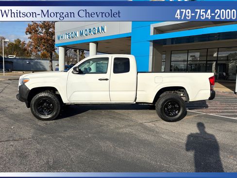 Used 2021 Toyota Tacoma SR image 8
