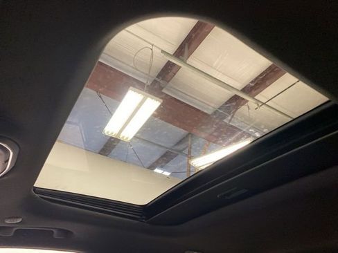 Used 2025 Jeep Grand Cherokee Laredo X w/ Luxury Tech Group I image 15