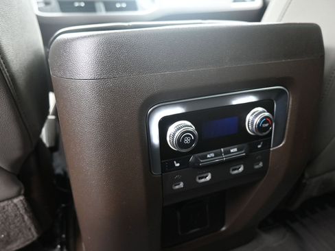 Certified 2021 GMC Yukon SLT w/ SLT Premium Package image 18