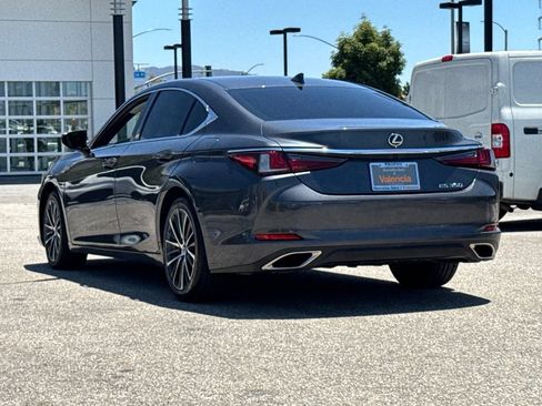 Used 2025 Lexus ES 350 w/ Premium Package FWD image 11