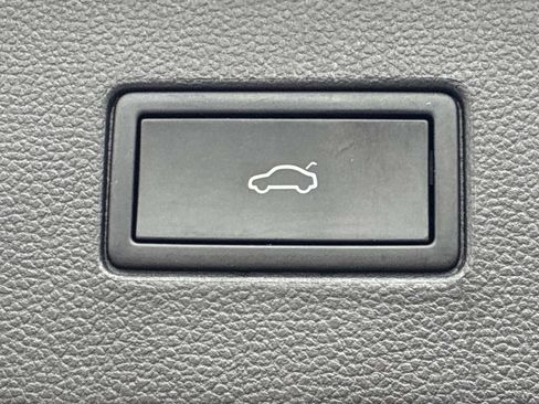 Certified 2023 Volkswagen Atlas SEL AWD/4WD image 15