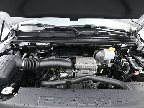 Used 2023 RAM 1500 Laramie AWD/4WD image 12