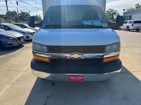 Used 2014 Chevrolet Express 3500 Extended image 3