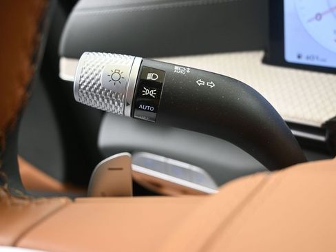 Used 2025 Genesis GV80 3.5T Prestige image 29