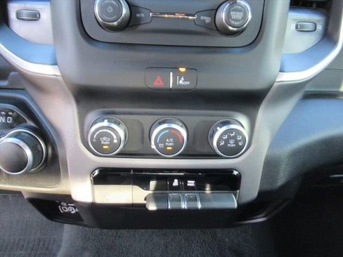 Used 2023 RAM 1500 Big Horn w/ Level 1 Safety Group image 23