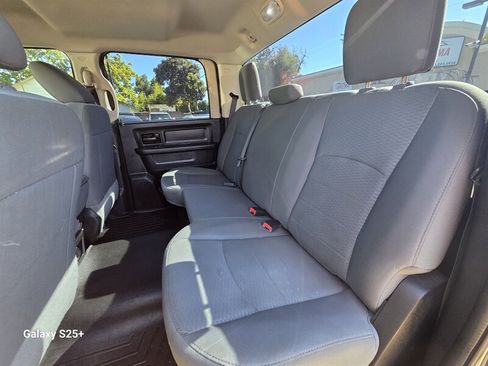 Used 2016 RAM 1500 Express RWD image 21