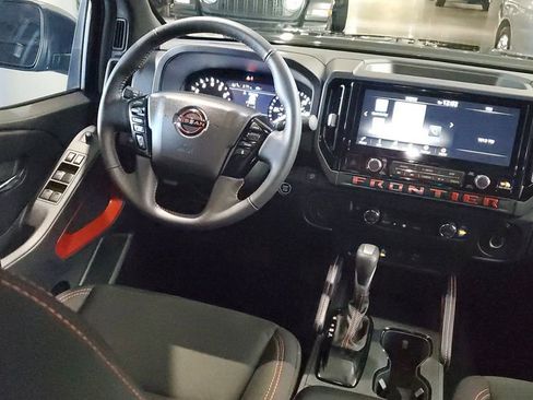 Used 2025 Nissan Frontier Pro-X image 11