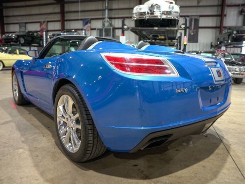 Used 2009 Saturn Sky Hydro Blue RWD image 5