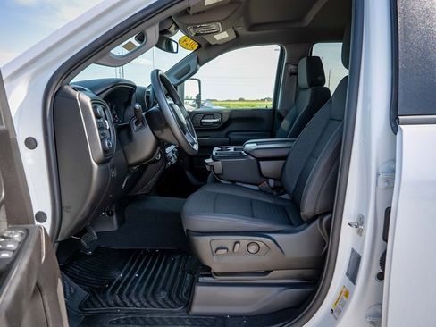 Used 2024 Chevrolet Silverado 2500 Custom w/ Custom Value Package image 13