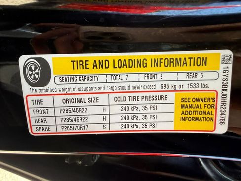 Used 2017 Cadillac Escalade Luxury RWD image 37