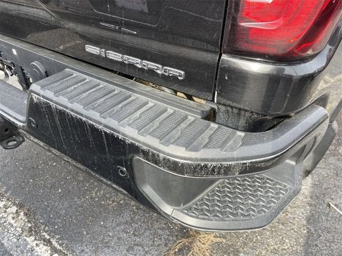 Used 2022 GMC Sierra 2500 Denali w/ Denali Black Diamond Edition image 8