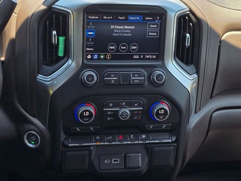 Certified 2022 Chevrolet Silverado 1500 LT AWD/4WD image 35
