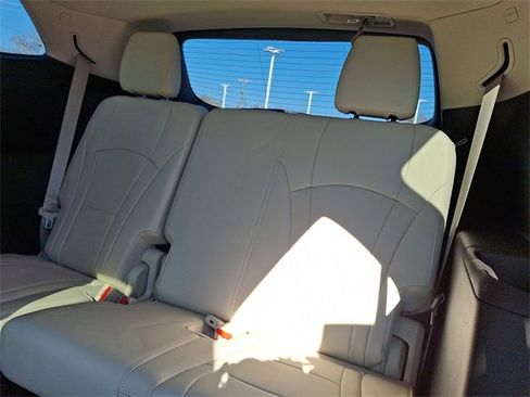 Used 2023 Buick Enclave Premium w/ Experience Buick Package image 9