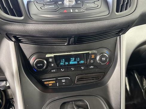 Used 2016 Ford Escape SE w/ Equipment Group 201A AWD/4WD image 9