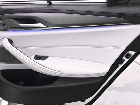 Used 2022 BMW M5 w/ Competition Package image 19