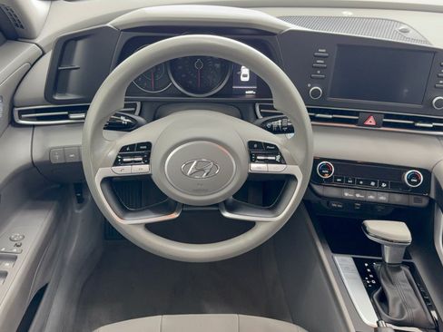 Used 2021 Hyundai Elantra SEL w/ Cargo Package FWD image 10
