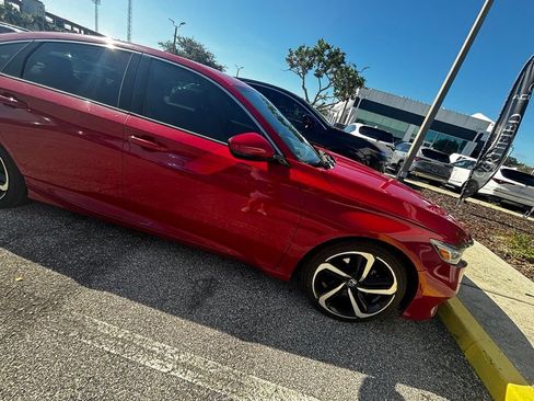 Used 2018 Honda Accord Sport image 5