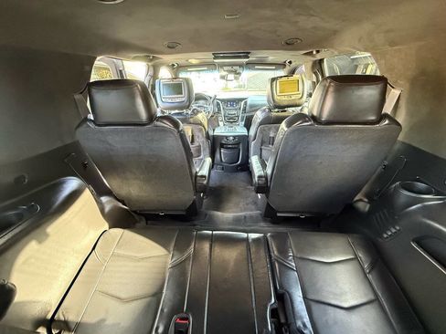 Used 2016 Cadillac Escalade Platinum AWD/4WD image 10