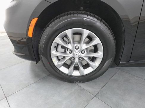 New 2026 Chrysler Pacifica Select image 28