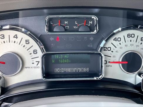 Used 2011 Ford Expedition Limited RWD image 21