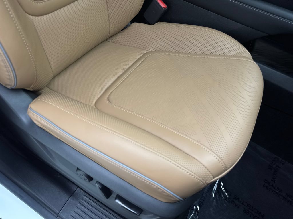 Used 2025 INFINITI QX80 Luxe AWD/4WD image 50