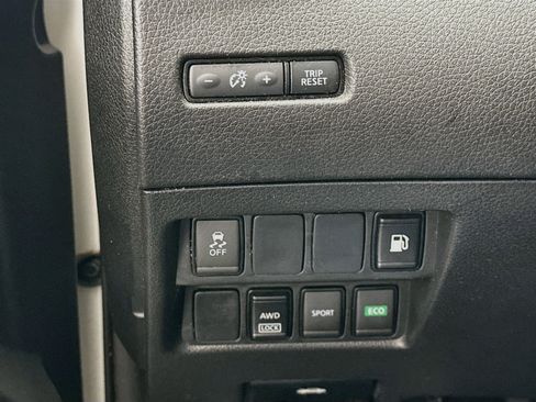 Used 2018 Nissan Rogue S AWD/4WD image 17