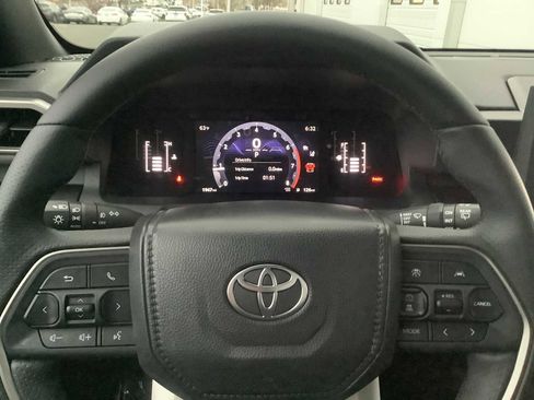 Used 2025 Toyota 4Runner SR5 image 16