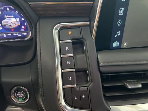 Used 2024 Chevrolet Tahoe High Country image 14