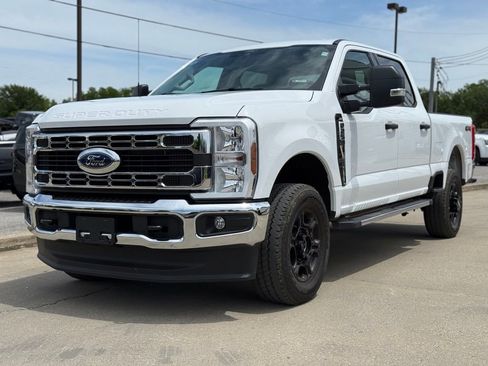 Used 2025 Ford F250 XLT AWD/4WD image 2