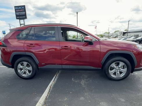 Used 2022 Toyota RAV4 XLE w/ Convenience Package AWD/4WD image 9
