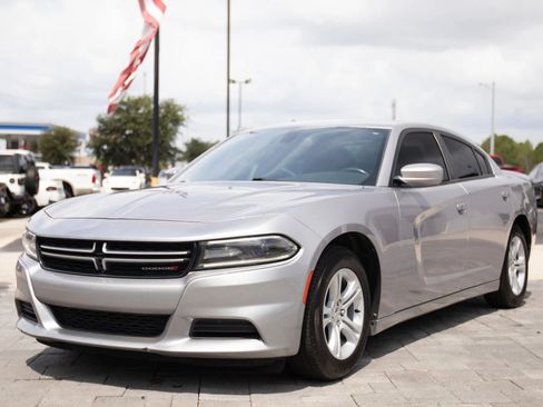 Used 2016 Dodge Charger SE w/ Popular Equipment Group RWD image 6