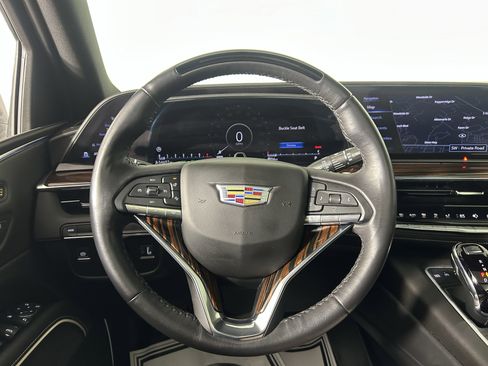 Used 2023 Cadillac Escalade Premium Luxury image 30