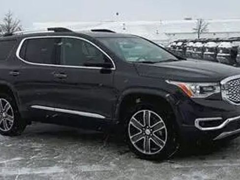 Used 2018 GMC Acadia Denali w/ Technology Package image 8