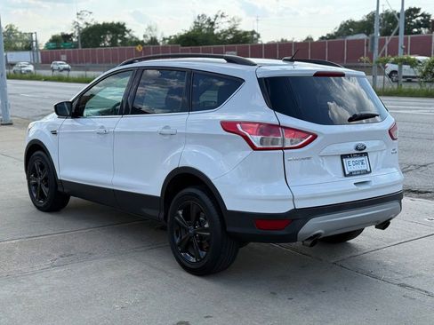 Used 2016 Ford Escape SE w/ Equipment Group 201A AWD/4WD image 9