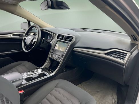 Used 2019 Ford Fusion SE image 20